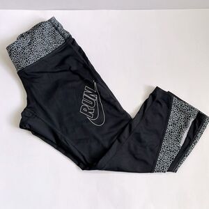 Womens NIKE DRI-FIT Capri Leggings Size Small